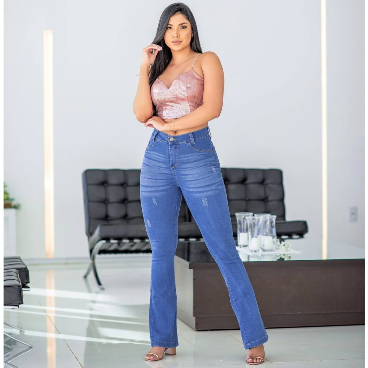 CALÇA JEANS FLARE COM LYCRA CLARA PUÍDA E LASER – LINCE JEANS