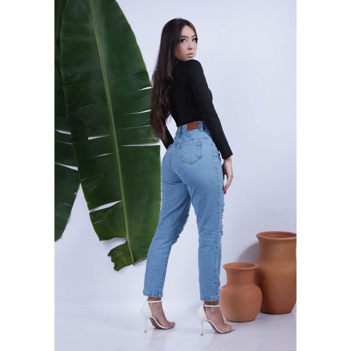 CALÇA JEANS MOM VINTAGE NAVALHADOS – LINCE JEANS